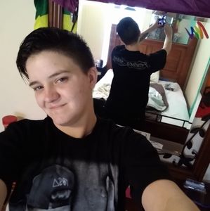 Meet your Posher, Leslie